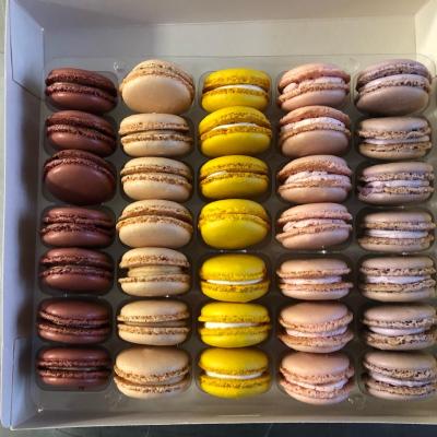 Plateau de 35 Macarons assortis 