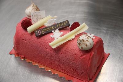 * Dessert de fêtes *  Bûche Mousse avec insert Framboise & Vanille Base croustillante -  de 6 à 14 personnes 