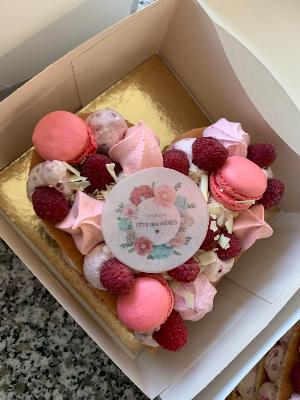 [Bonne fête Maman] / Coeur gourmand façon Number Cake 4 ou 8 parts Framboise & Chocolat Blanc 