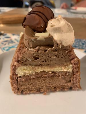 * Dessert de fêtes * Bûche Mousse 3 Chocolats avec insert chocolat Base croustillante - de 6 à 14 personnes 