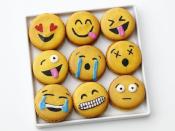 *NOUVEAU* Atelier en duo parent / jeune 8-16 ans / Macarons Emoji - Jeudi 10 juillet 2025 14h-16h30